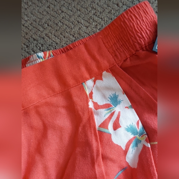 Shorts - Picture 3 of 6